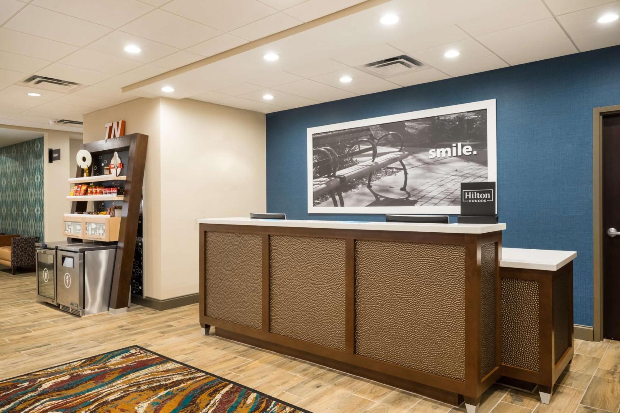 Hampton Inn Newport Dış mekan fotoğraf